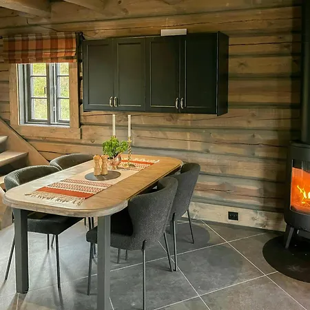 Cozy Log Near Havrefjell